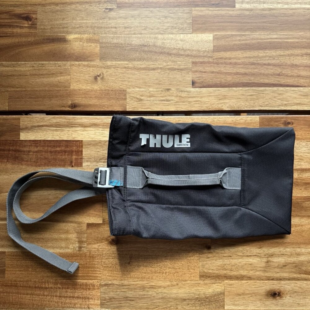 THULE TRANSPORT LITTER Bag Outdoor PREOWNED LETTERS PEELING OFF * AS IS